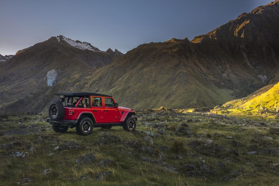  Jeep Wrangler Unlimited Rubicon (JL) 2018 года  (NA) (фото 12 из 40)